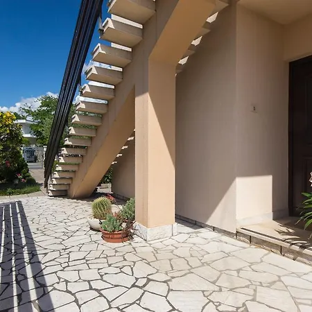Captain'S Apartment With Sea View Kraljevica Exterior photo