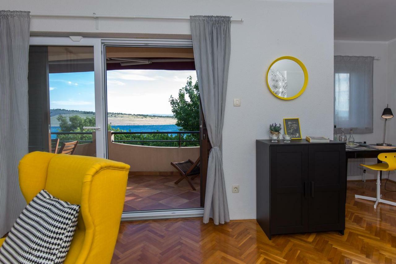 Captain's With Sea View Apartment